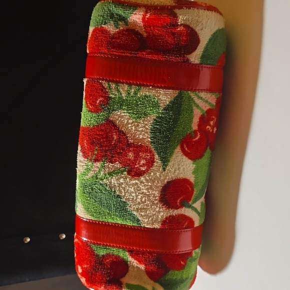 Juicy Couture Cherry Barrel Bag - Picture 4 of 16